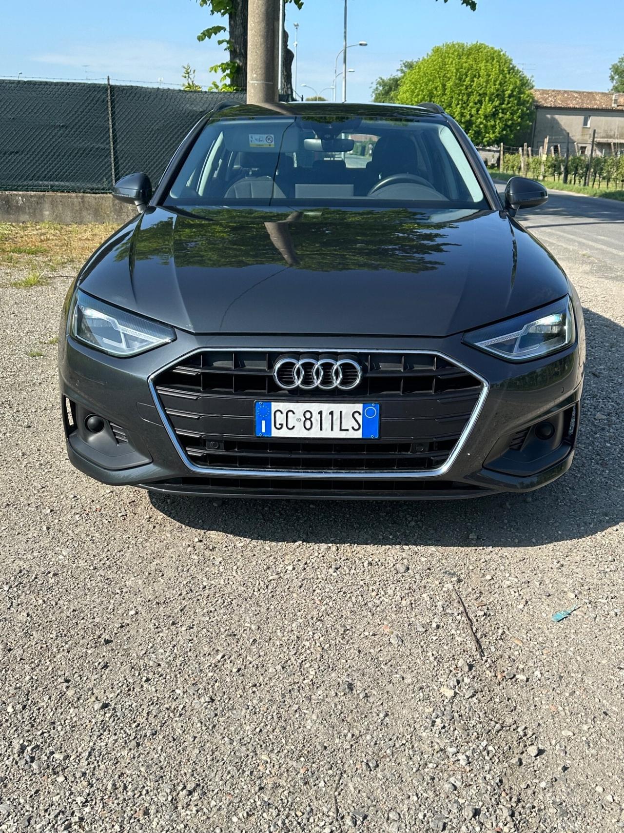 Audi A4 Avant 40 TDI quattro S tronic Business Advanced