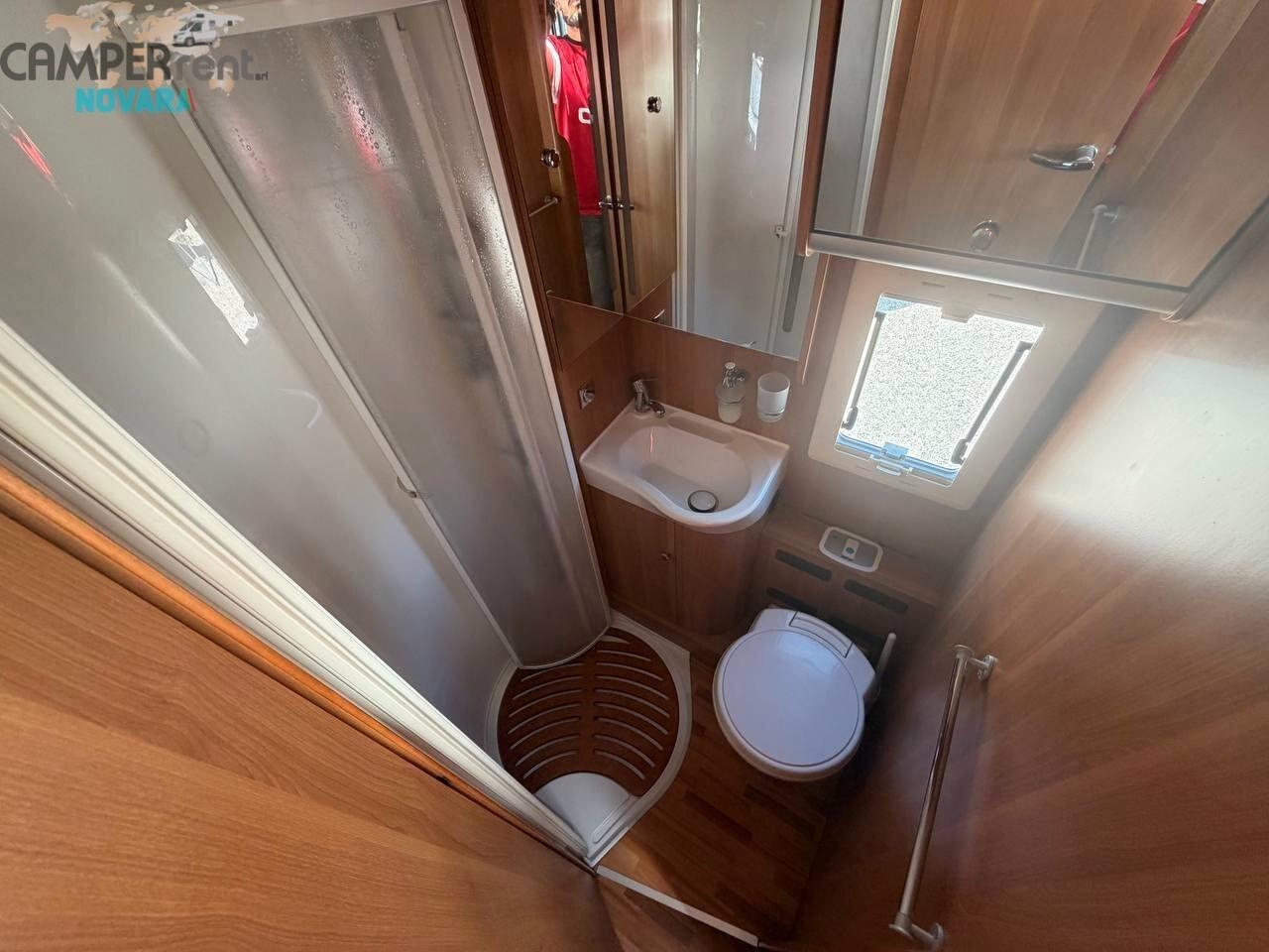 Laika ECOVIP 610 MOTORHOME LETTO MATRIMONIALE 6.80 MT