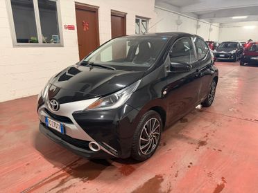 Toyota Aygo 1.0 VVT-i 69 CV 5P X-BLACK TSS NEOPAT
