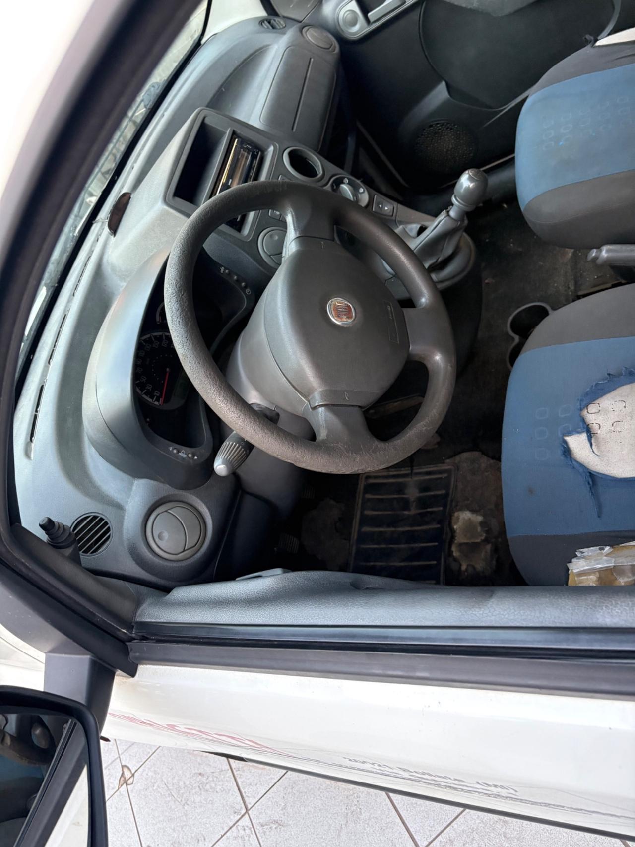 Fiat Panda 1.2 Dynamic autocarro 4 posti