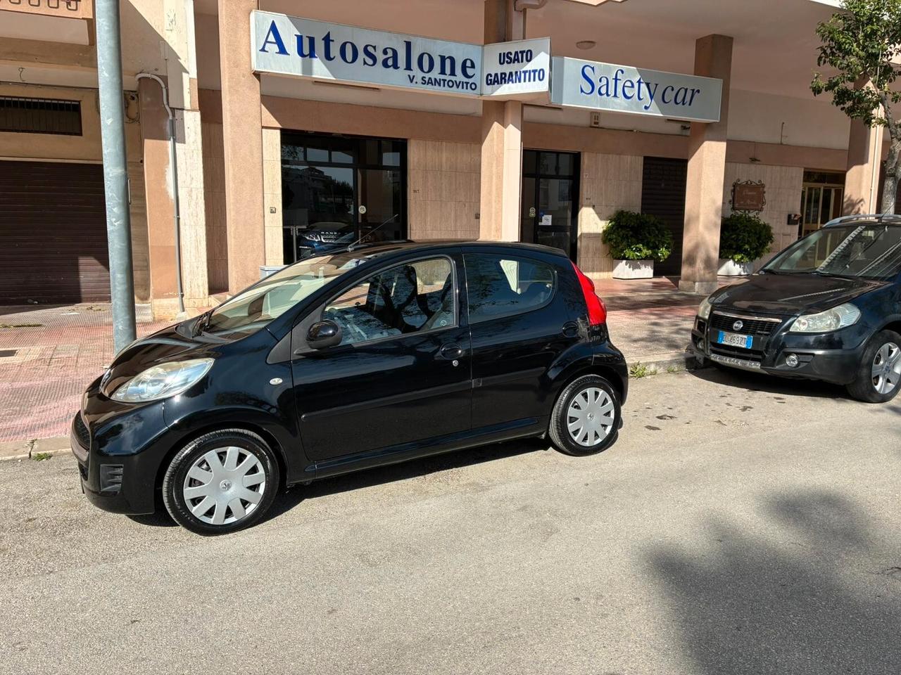 Peugeot 107 1.0 5p. gomme nuove-2011