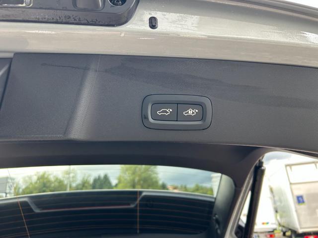 VOLVO XC40 B3 automatico Core