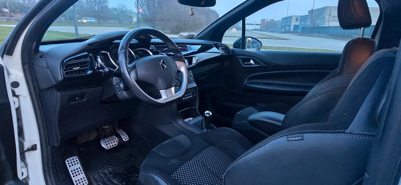 Ds DS3 3 1.4 VTi 95 CMP-5 Just Black