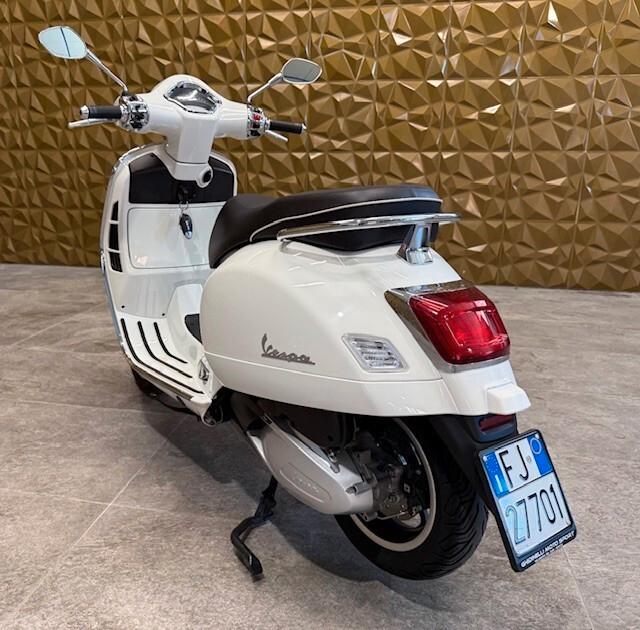 Vespa GTS 300 hpe Super