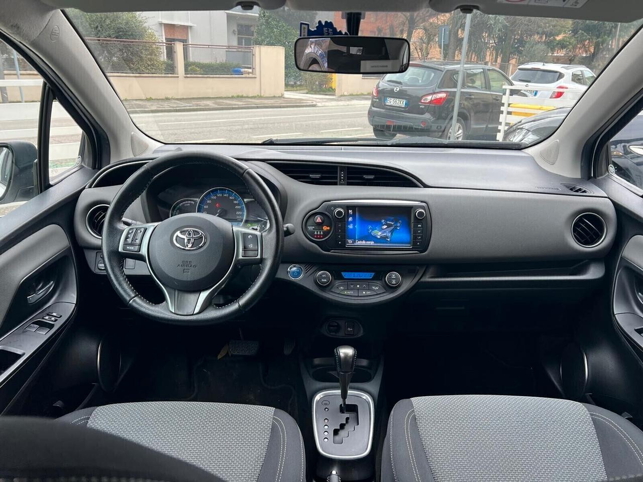 TOYOTA YARIS 1.5 HYBRID STYLE 5P NEOPATENTATI