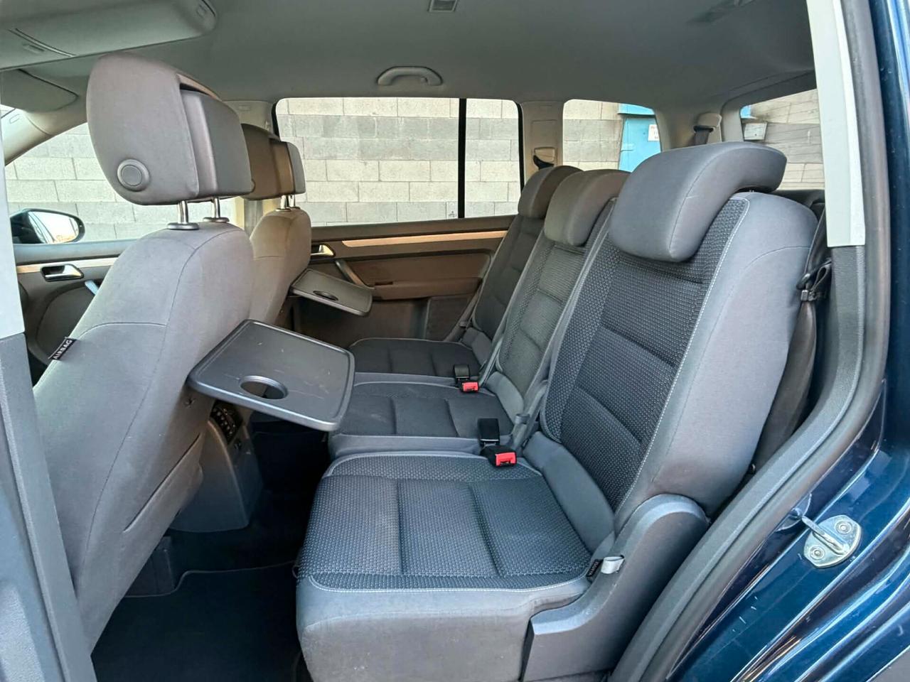 VW Touran 1.6 TDI DSG-7POSTI-U.Prop-GARANZIA-2014