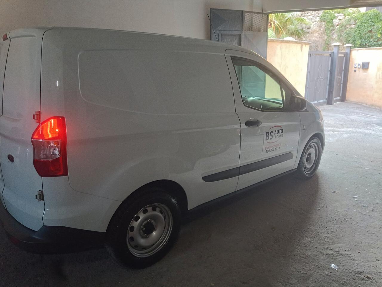 Ford Transit Courier 1.5 TDCi 75CV Van Entry
