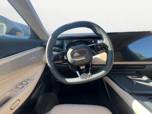 LYNK & CO 08 PHEV More