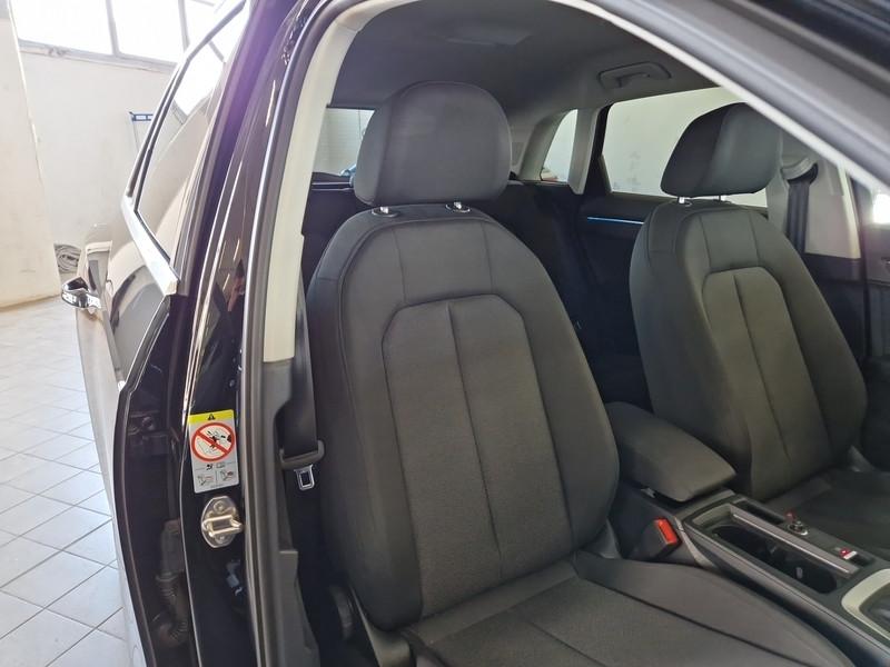 AUDI Q3 35 TDI S tronic Business Advanced