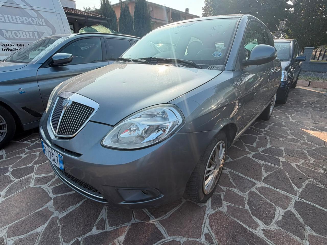 Lancia Ypsilon 1.2 Platino NEOPATENTATI