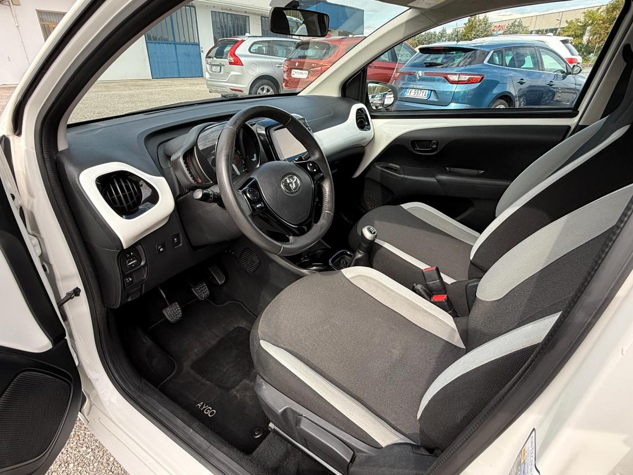 Toyota Aygo 1.0 Benzina 69 CV 5 porte x-play