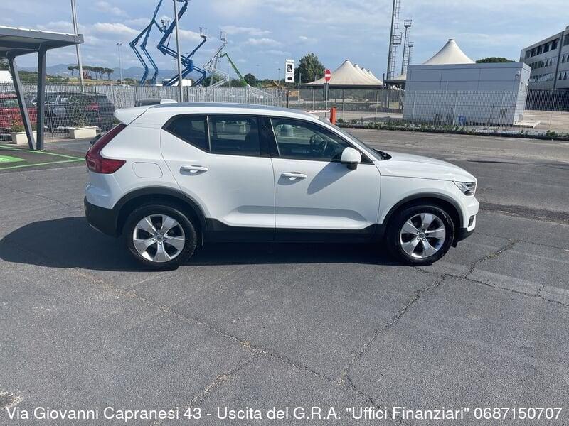 Volvo XC40 T2 Momentum Pro