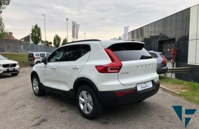 VOLVO XC40 T2 Geartronic Momentum Core