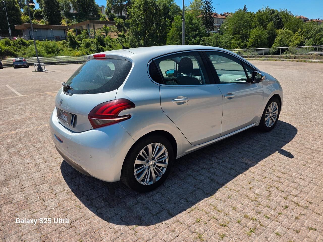 208 benzina valutiamo usato /scambio