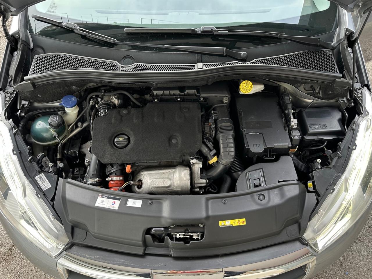 Peugeot 208 1.5 BlueHDi 100cv 5p. Allure