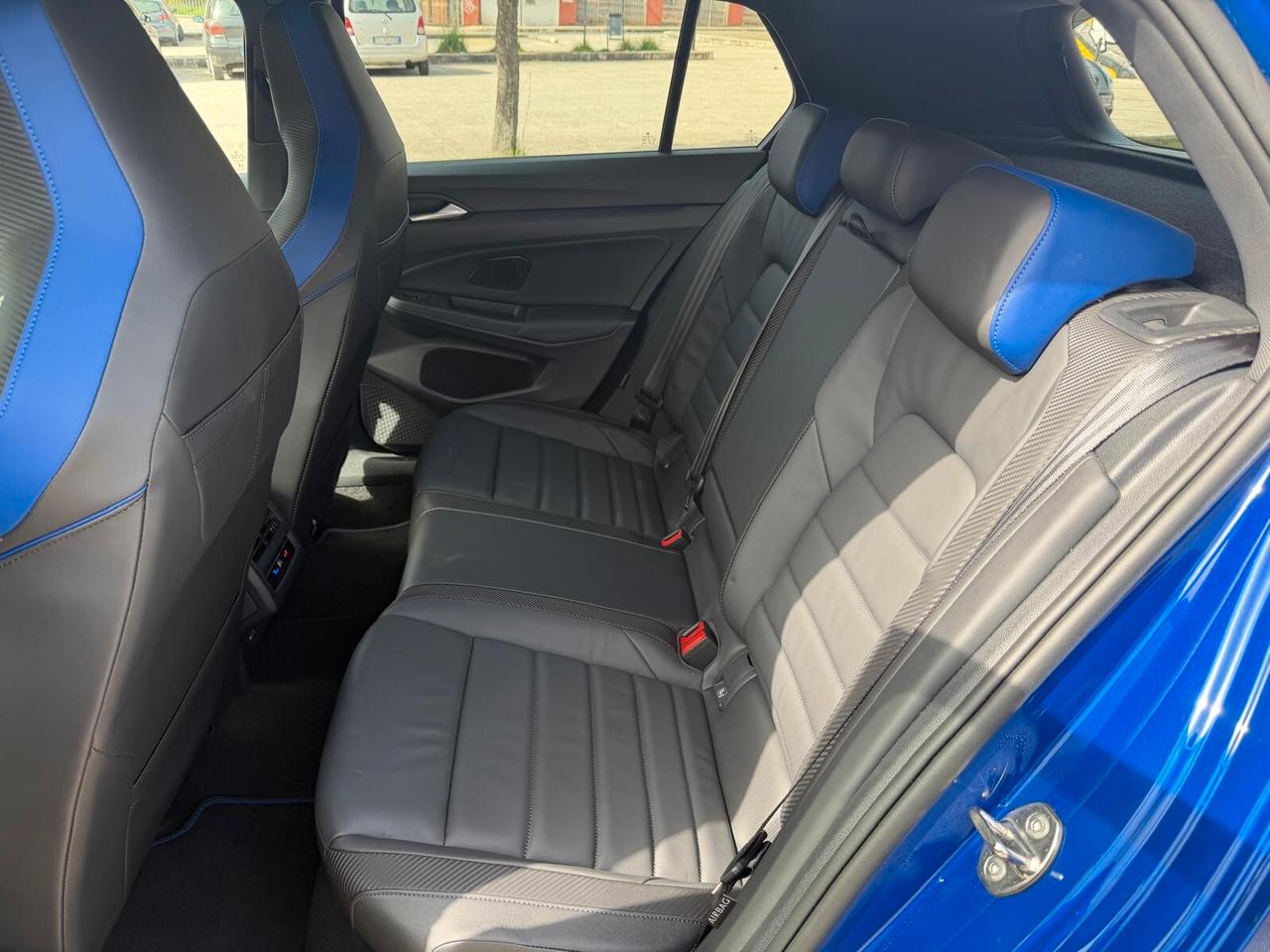 Volkswagen Golf R/2.0/DSG/4MOTION/BLACK EDITION/HEAD UP/NAVI/TELPDC/F1/CERCHI 19/SED.SPORT/PRONTA CONSEGNA!!