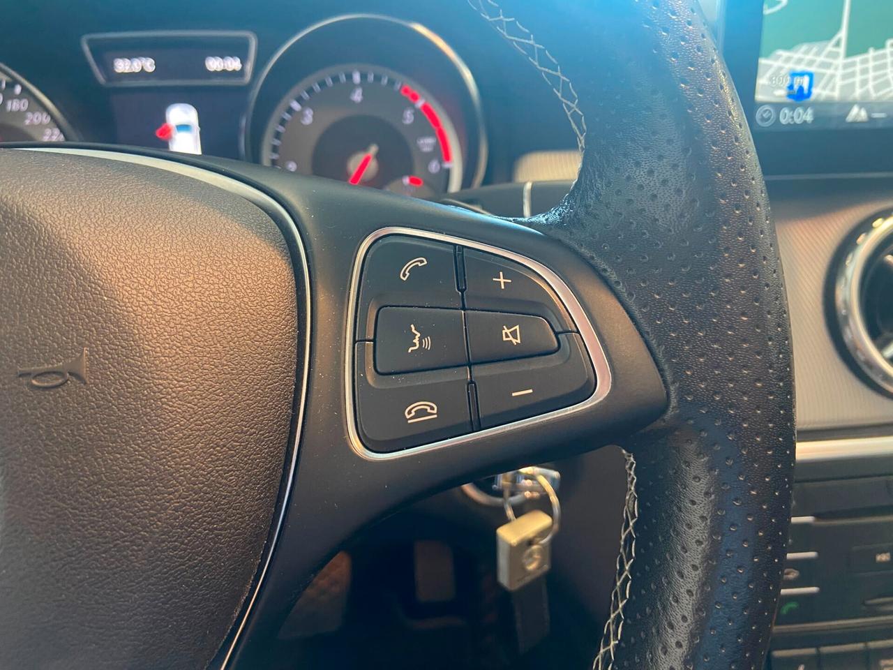 Mercedes-benz GLA 220 d Automatic Sport Tettuccio