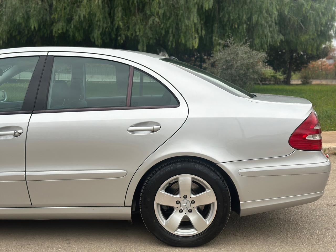 MERCEDES CLASSE E 220 - CAMBIO AUTOMATICO