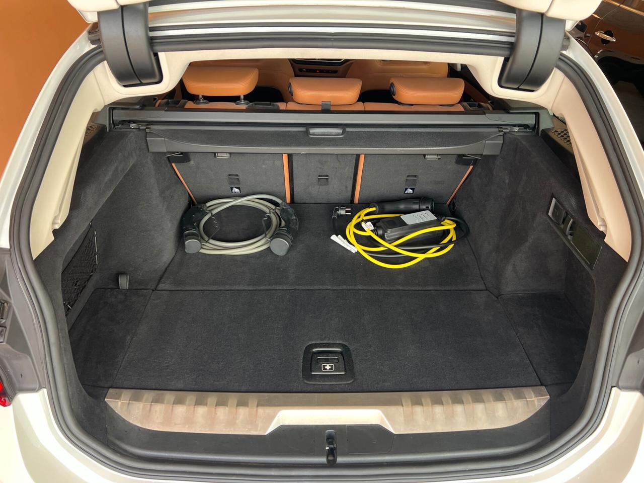 Bmw 330e G21 Touring auto