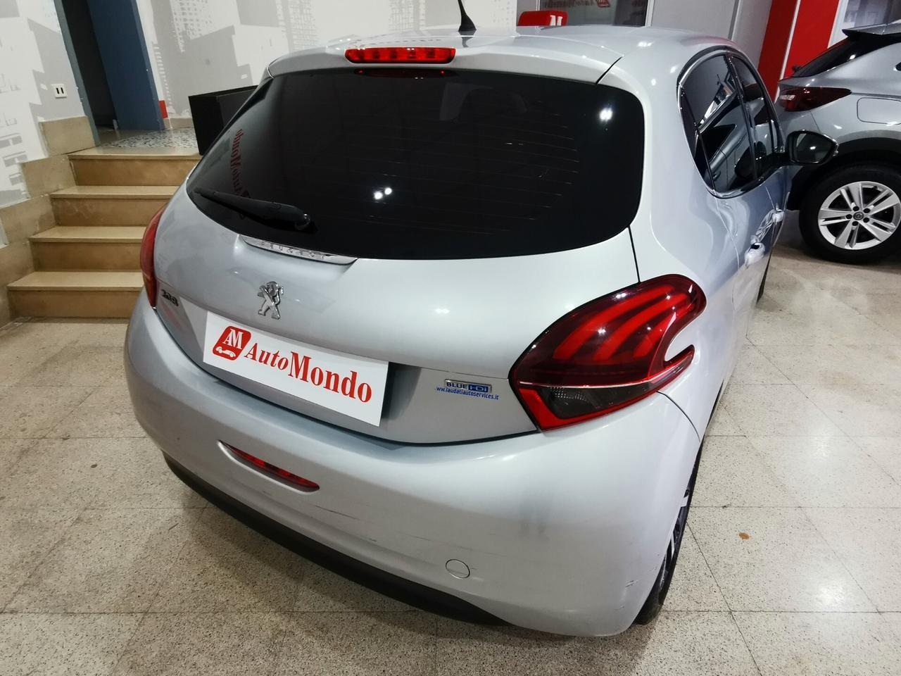 Peugeot 208 BlueHDi 75 5 porte Allure