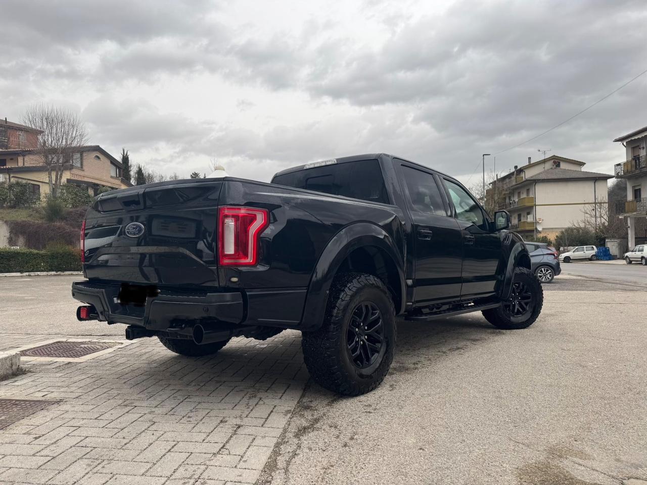 Ford F 150 RAPTOR no ranger