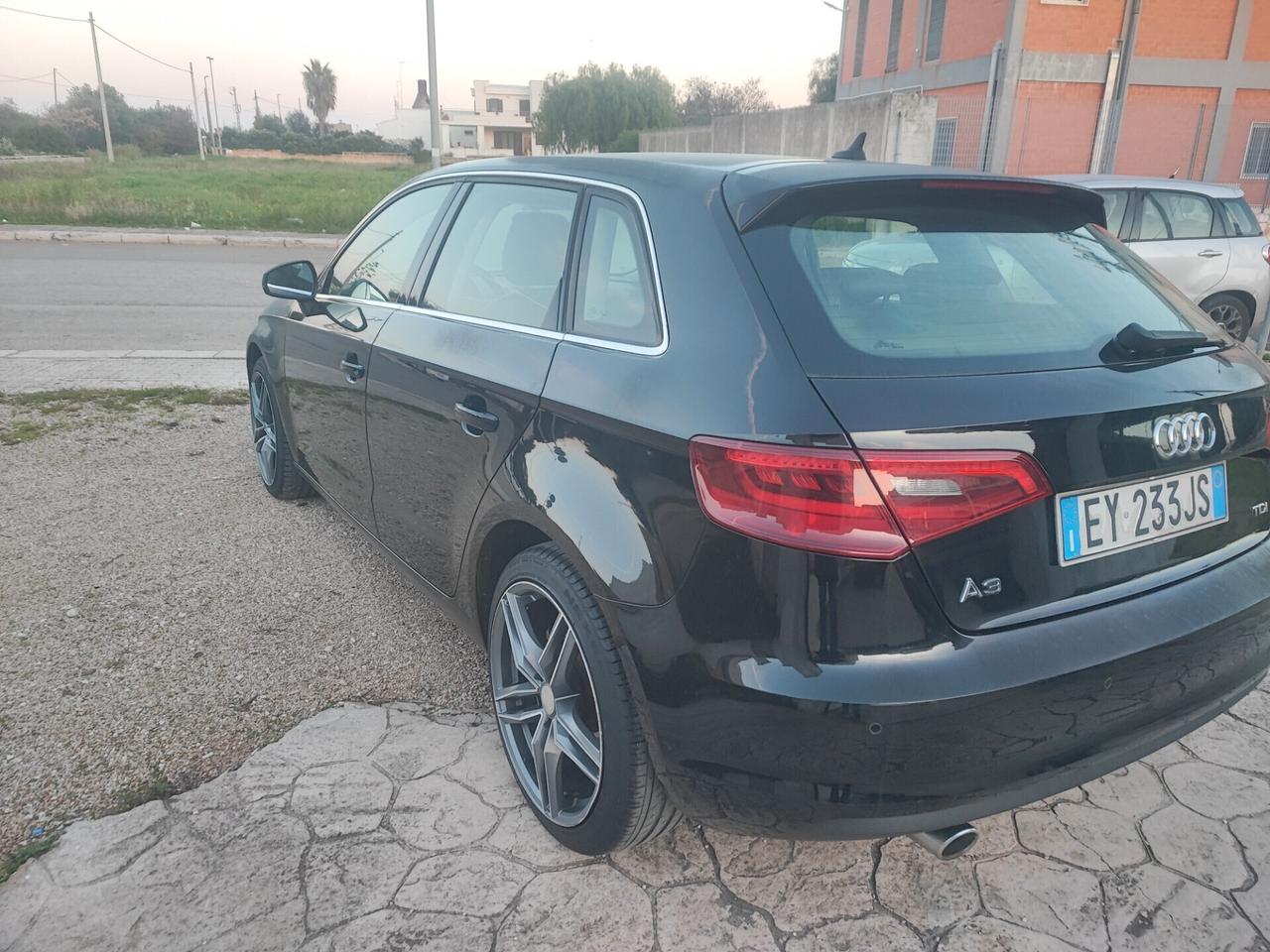 Audi A3 SPB 1.6 TDI clean diesel Ambition