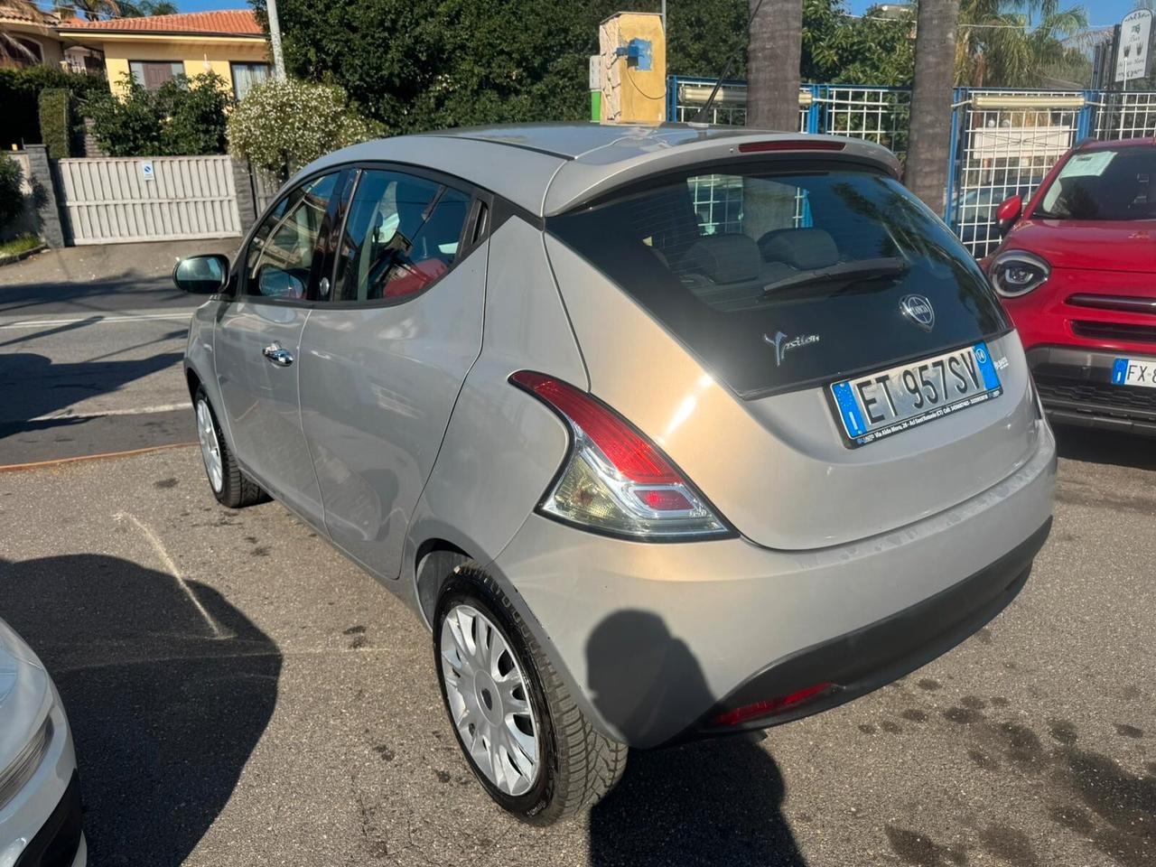 Lancia Ypsilon 1.2 69 CV 5 porte GPL Ecochic Silver