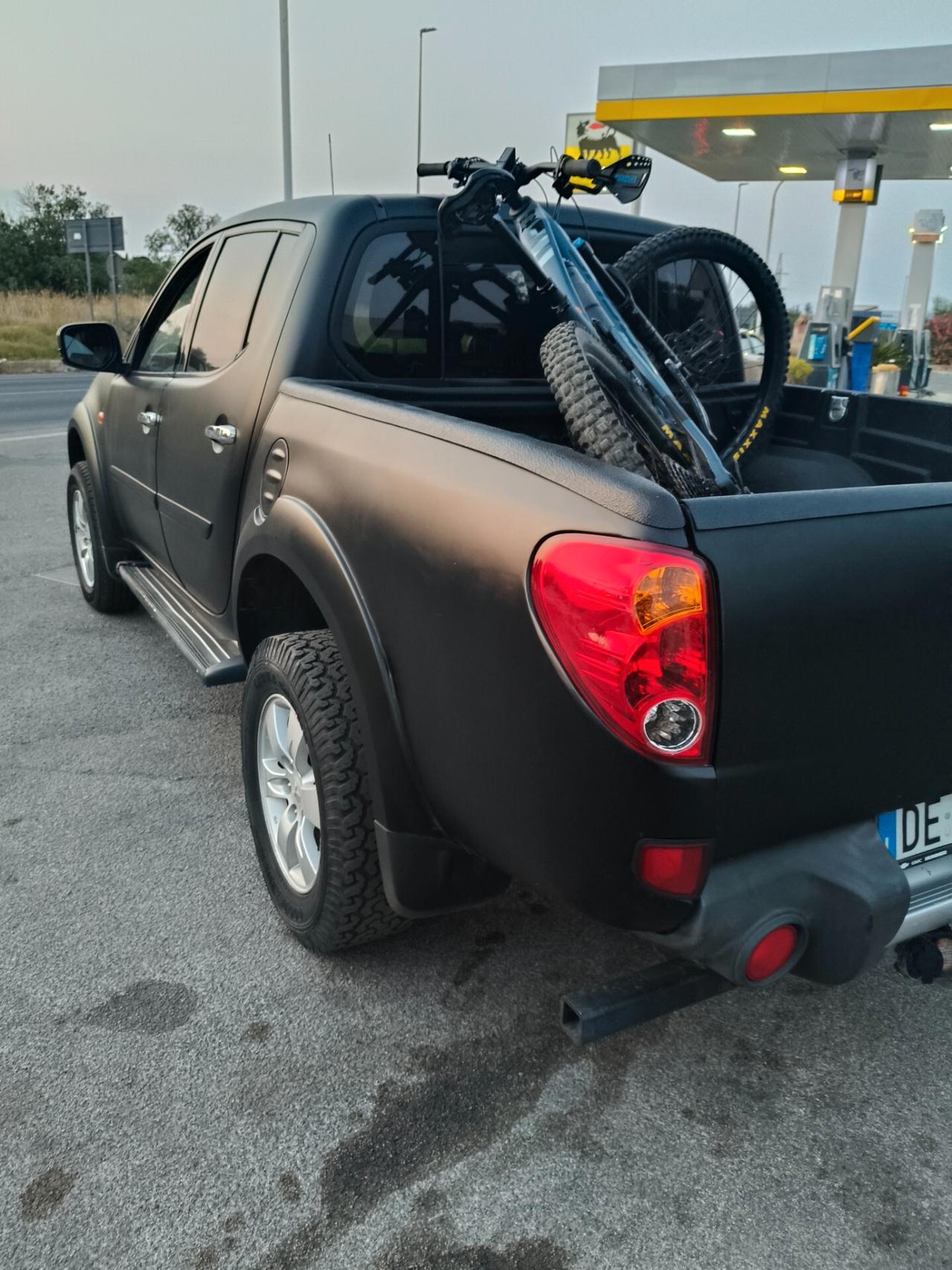 Mitsubishi L200 2.5 con gancio traino