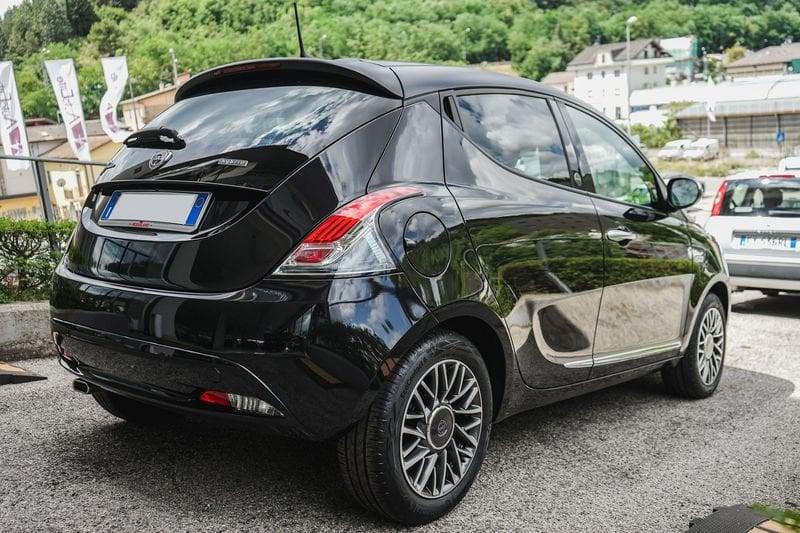 Lancia Ypsilon 1.0 FireFly 5 porte S&S Hybrid Gold