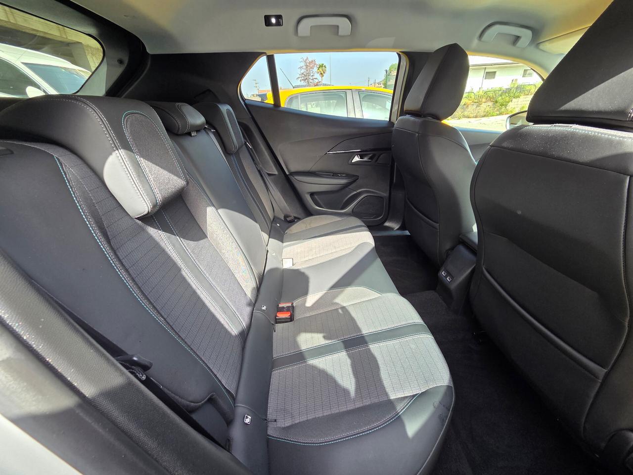 Peugeot 2008 BlueHDi 130 S&S EAT8 Allure Pack