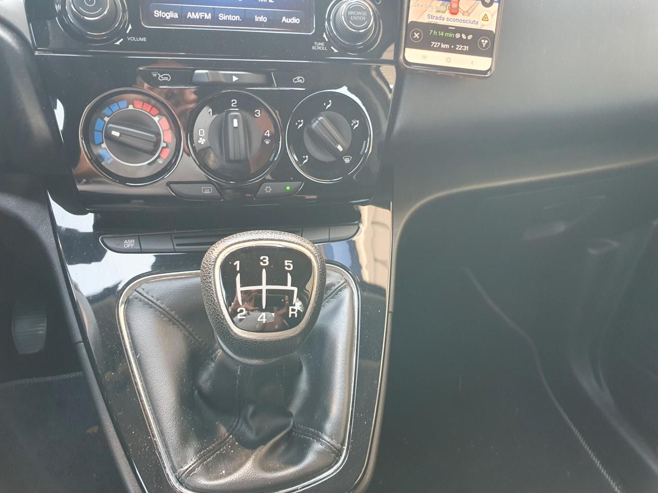 Lancia Ypsilon 1.2 69 CV 5 porte Mya