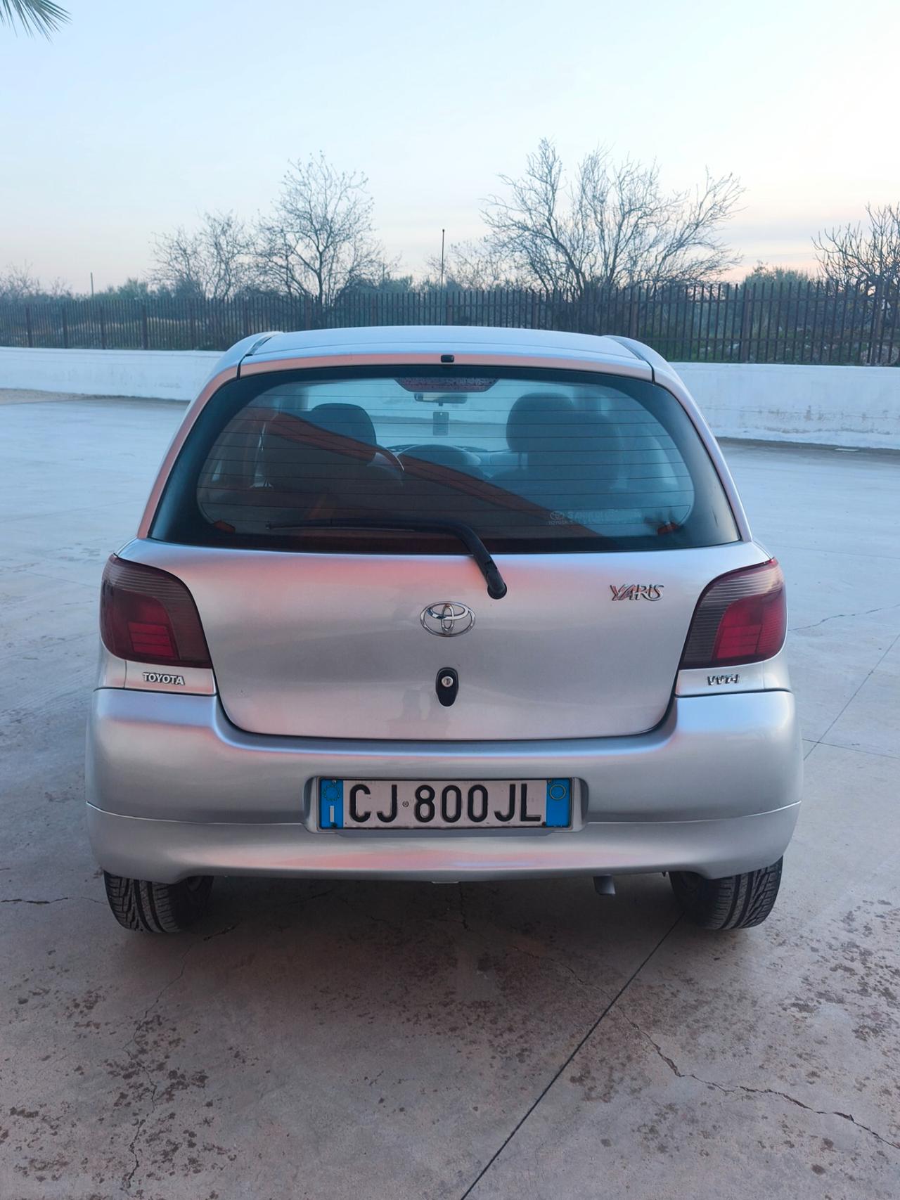 Toyota Yaris 1.0i 16V cat 5 porte