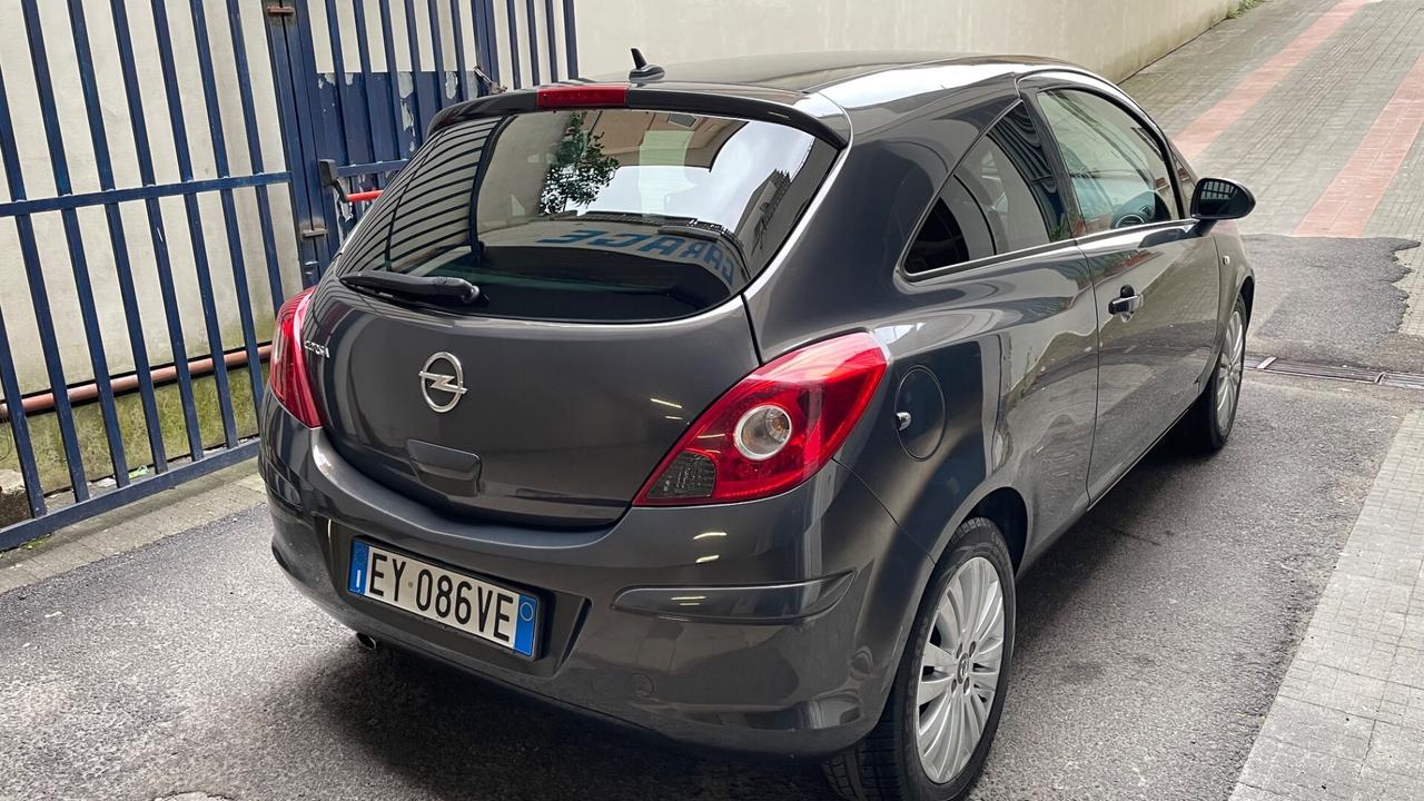 Opel Corsa 1.2 85CV 3 porte GPL-TECH b-color