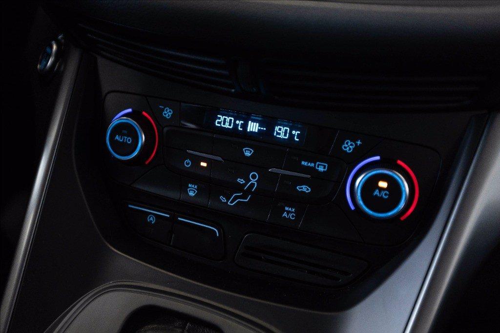 FORD Kuga 2.0 tdci Business s&s 2wd 120cv powershift my19.25 del 2019