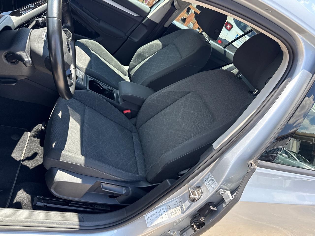 Volkswagen Golf 8 2.0 TDI 116cv SCR Style 2021