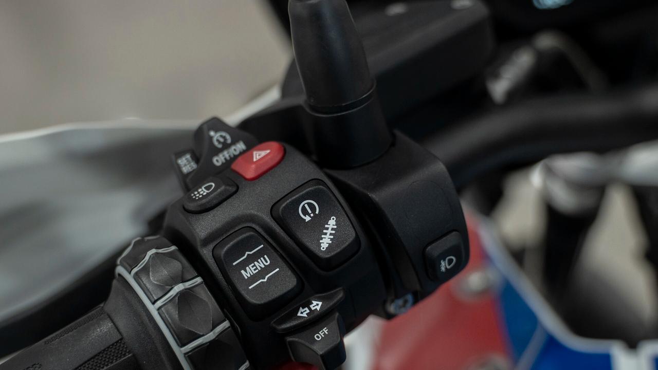 BMW R 1250 GS ADVENTURE RALLYE PACK LUCI AKRAPOVIC CRUISE RISCALDAMENTO MANOPOLE + BORSE RIGIDE