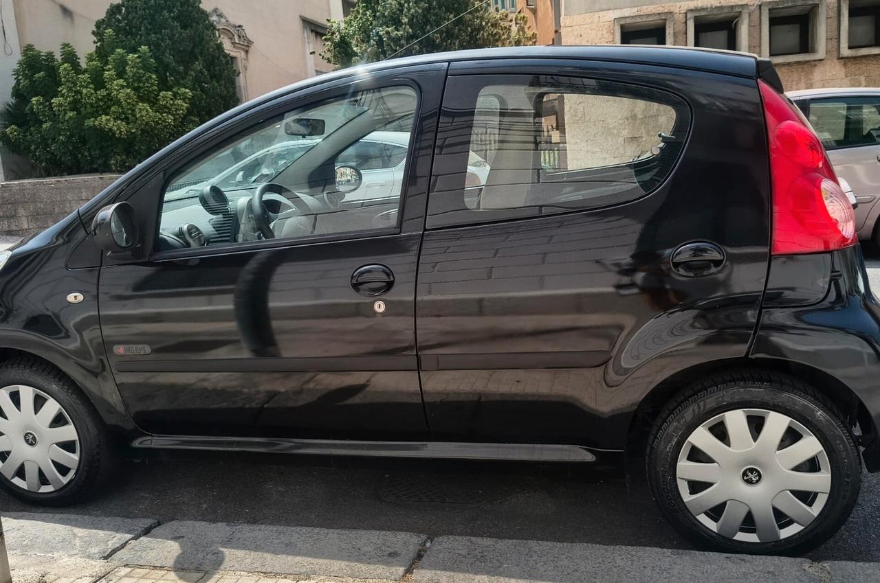 Peugeot 107 1.0 68CV 3p. Plaisir