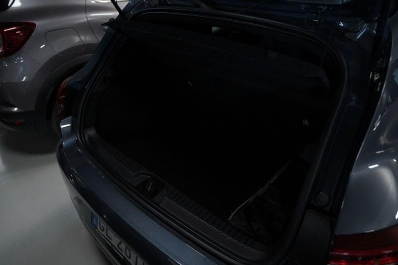 Renault Clio 1.6 E-Tech hybrid Intens 140cv auto my21