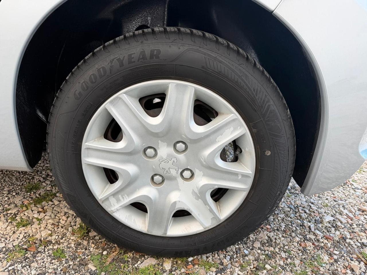 Peugeot 207 1.4 8V 75CV 5p. Energie Sport ECO GPL-10/2009