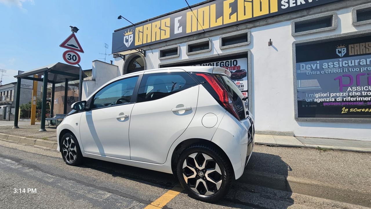 Toyota Aygo Connect 1.0 VVT-i 72CV 5 porte x-business light