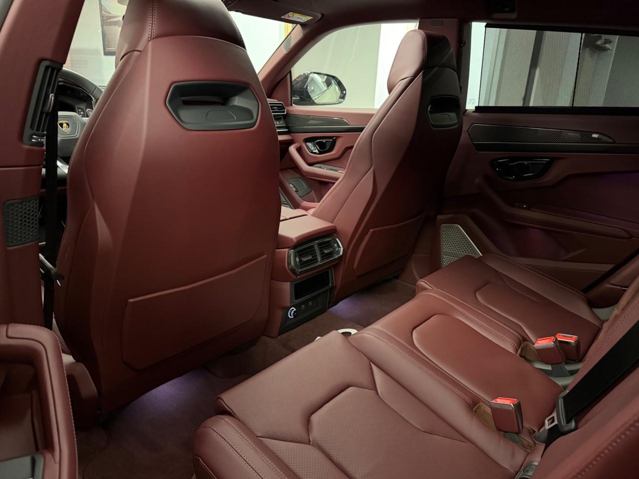 Urus 4.0 SE ive esposti a pronta consegna 820cv