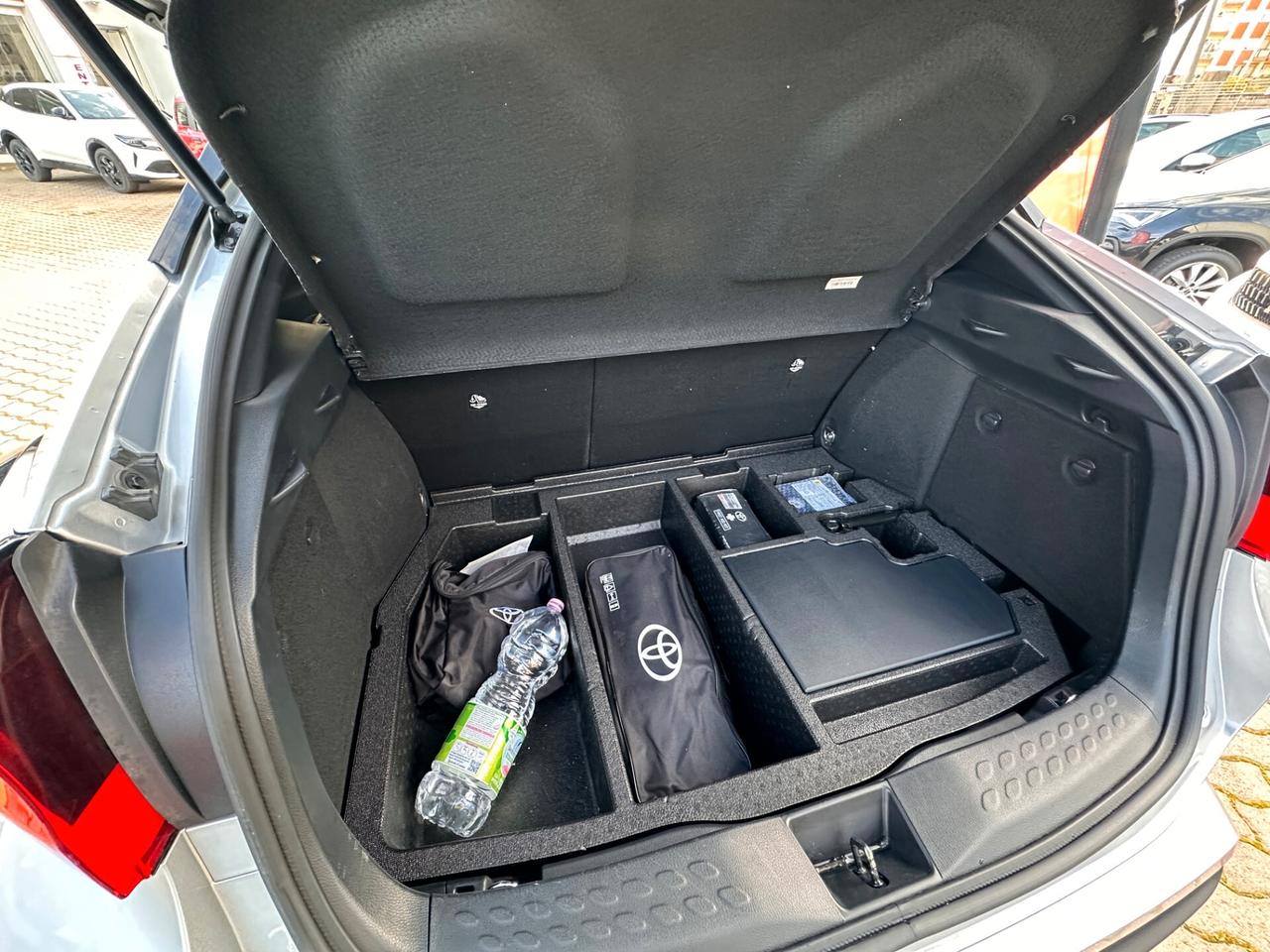 Toyota C-HR 2.0 Hybrid E-CVT Lounge