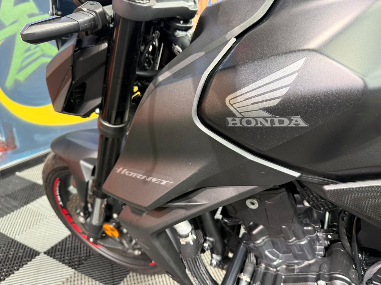 Honda Hornet 750 (44701)