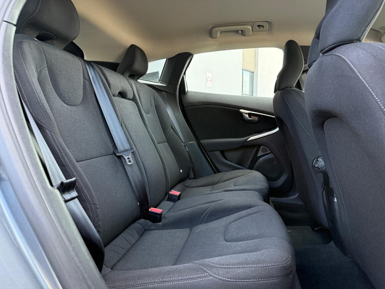 Volvo V40 - 2.0D. |UNIPRO|NAVI