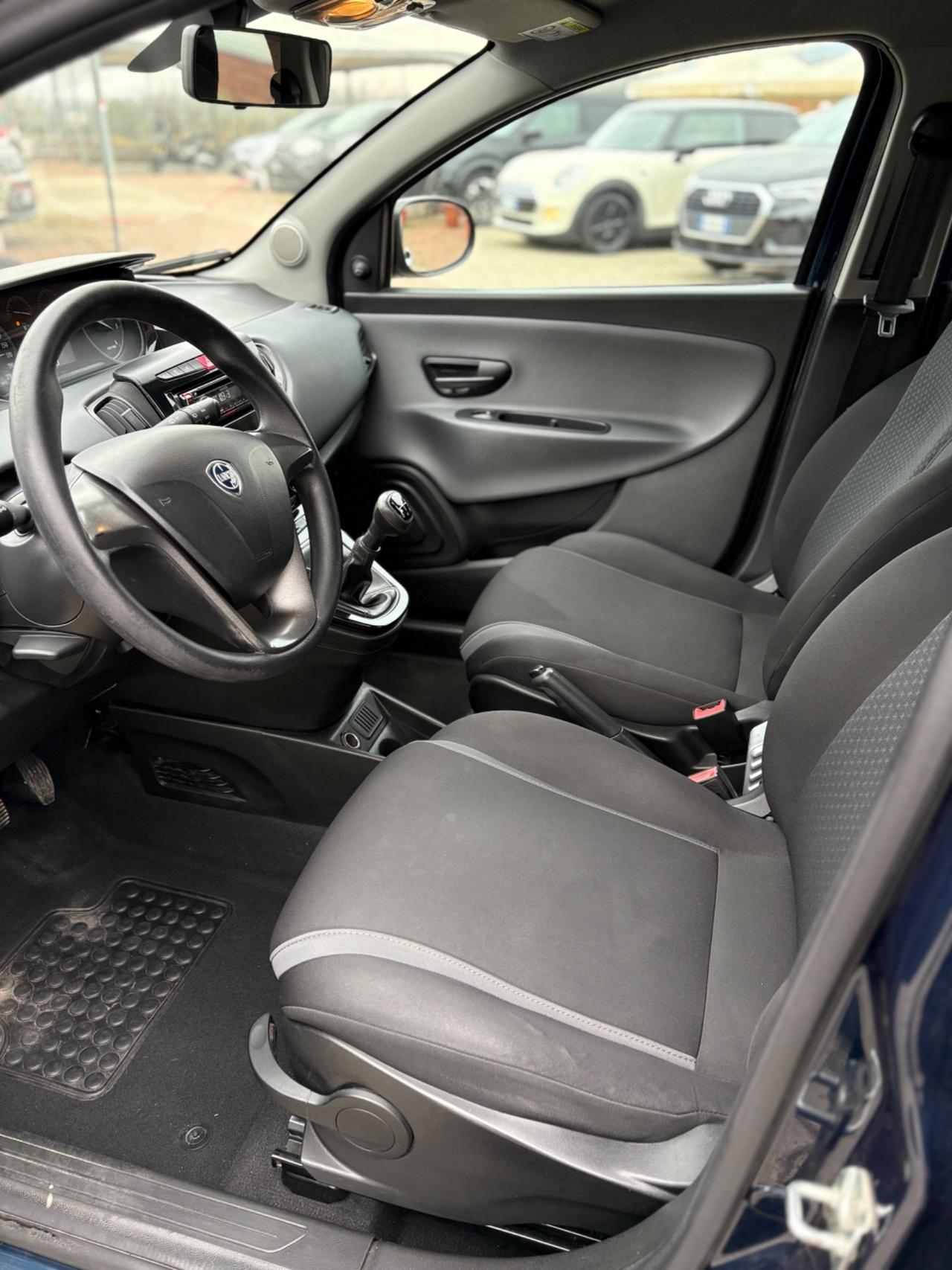 Lancia Ypsilon 1.3 MJT 16V 95 CV 5 porte S&S Silver