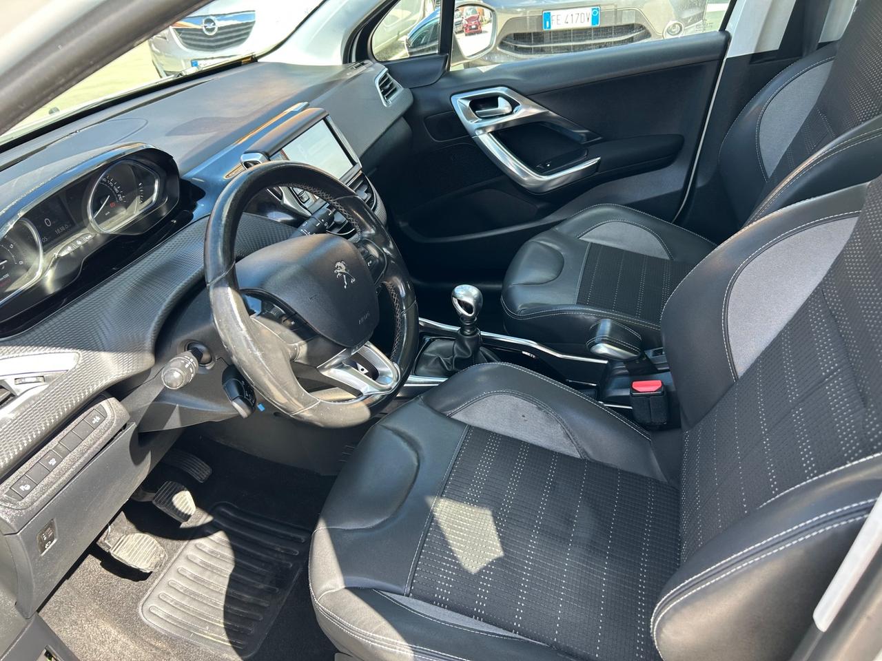 Peugeot 2008 1.6 e-HDi 115 CV Stop&Start Allure