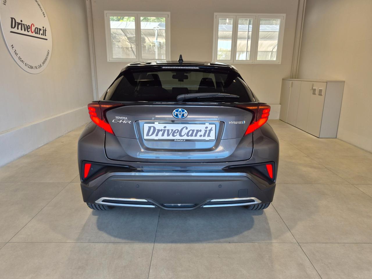 2.0 E-CVT HYBRID LED C.18" RETROCAM. V.PRIVACY CLIMA AUTO.