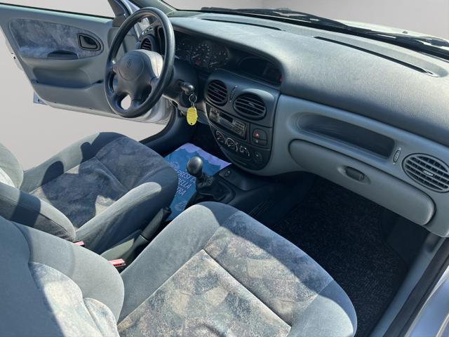 RENAULT Megane Mégane 1.6 cat RT VENDE PRIVATO