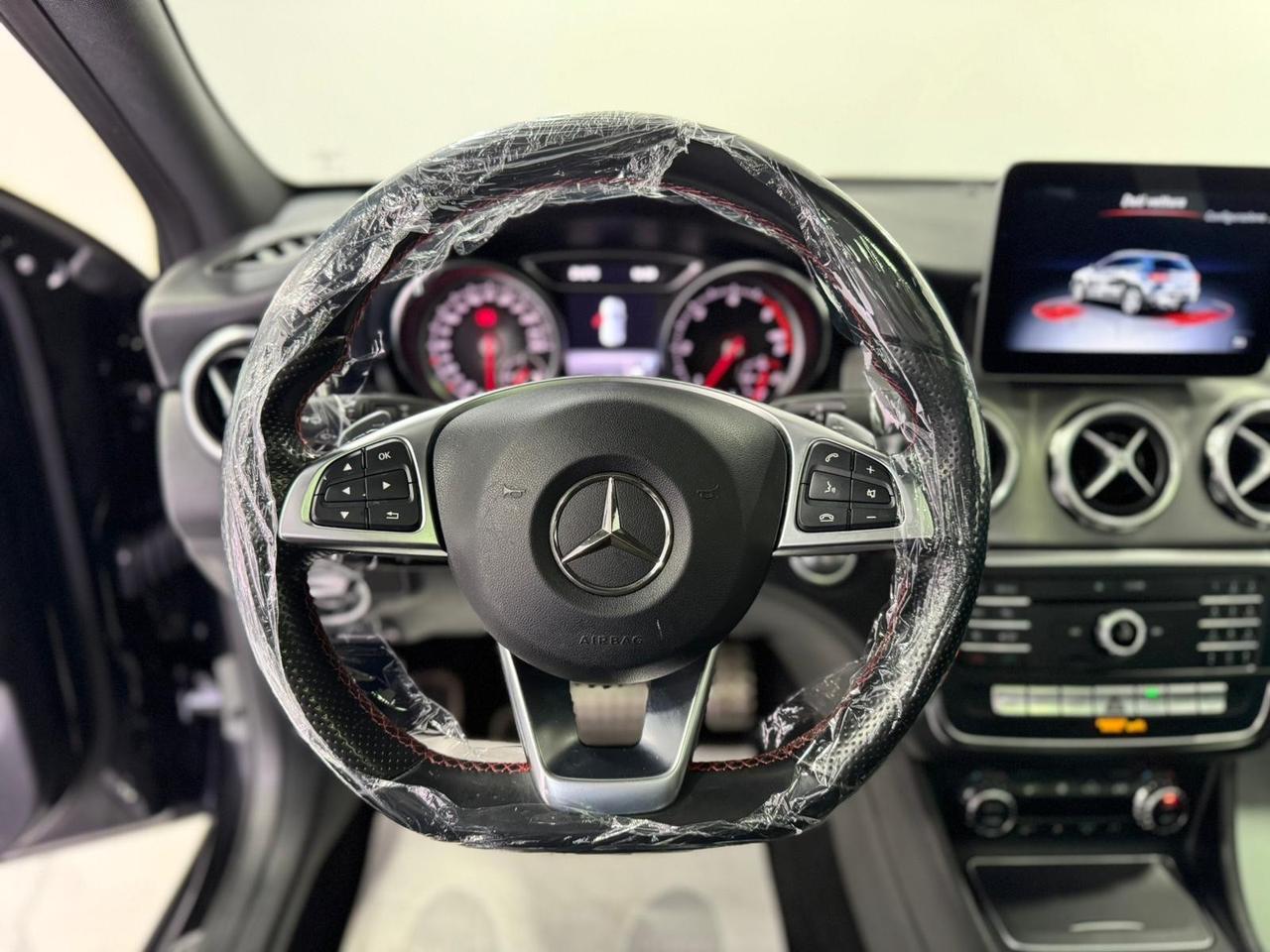 Mercedes-benz GLA 220 d Automatic 4Matic Premium-AMG-FULL-2018