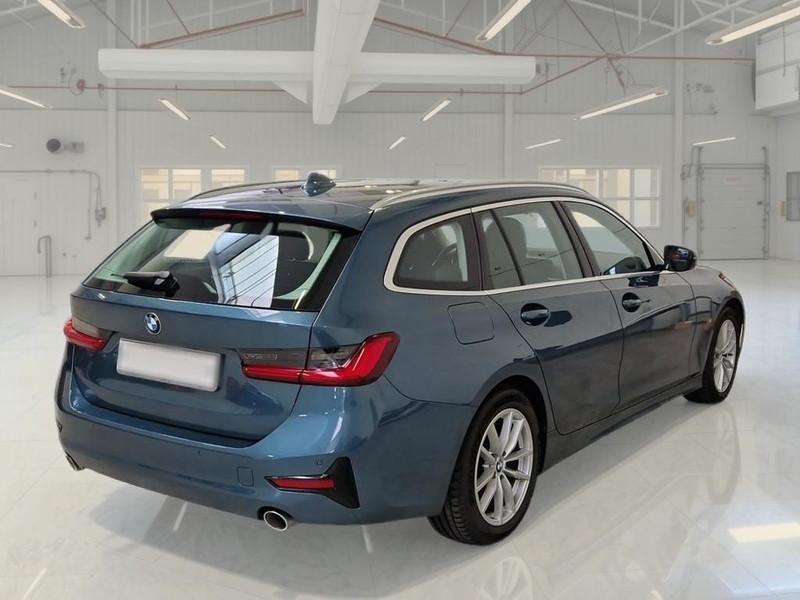 BMW 318 48V Business Advantage Touring auto